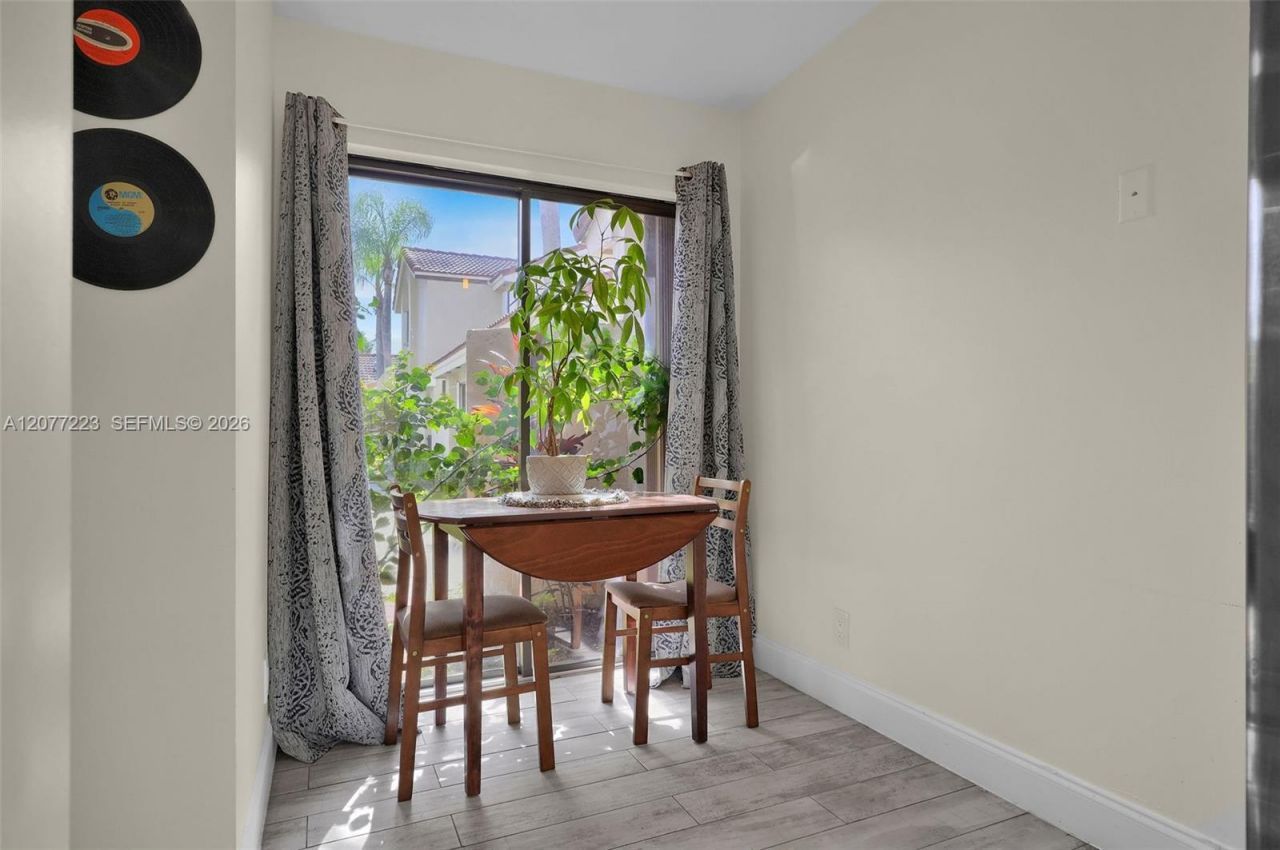 6538 NW 170th Ter , Hialeah, FL 33015 Photo