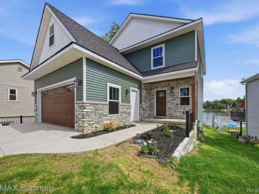 4075 Highcrest Drive, Genoa Township, Mi 48116