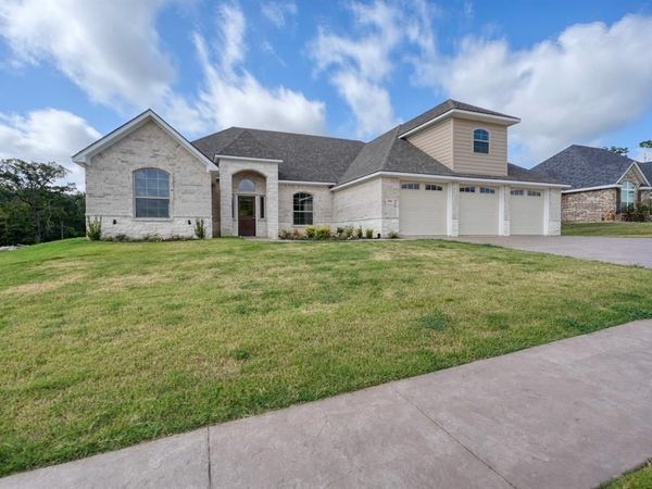 1616 Courtland Lane, Lindale, TX 75771