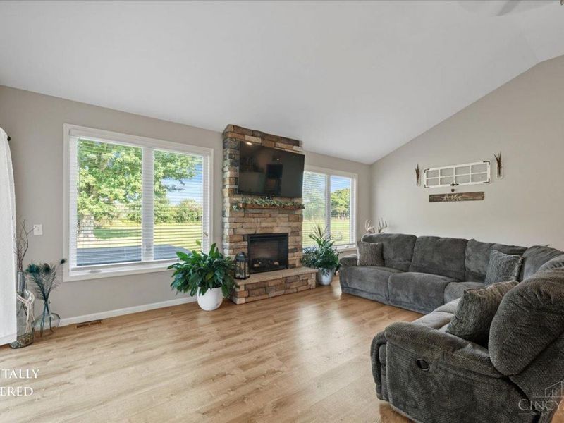 138 Seminole Drive, Franklin Township, OH 45171 Photo 4