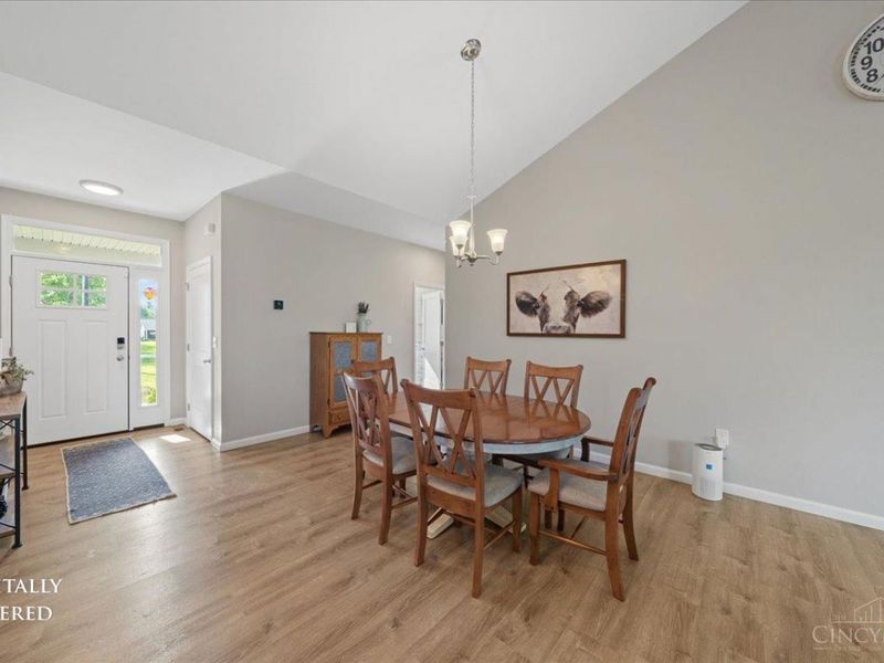 138 Seminole Drive, Franklin Township, OH 45171 Photo 9