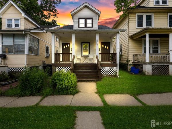 32 S 7th Avenue S, Highland Park, NJ 08904