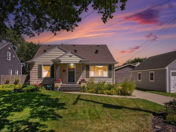 1656 Widdicomb Avenue NW, Grand Rapids, MI 49504
