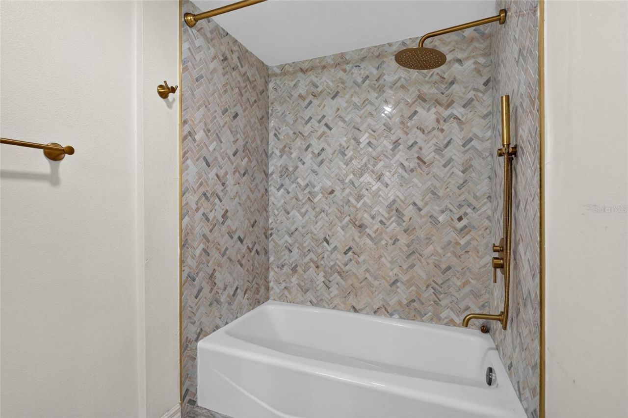 204 3rd Street W, Unit 103, Bradenton, FL 34205 Photo