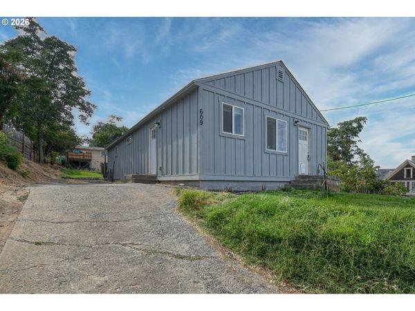 609 SE 8TH ST, Pendleton, OR 97801