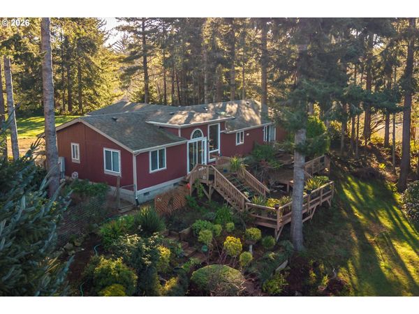 498 KLAMATH SE AVE, Bandon, OR 97411
