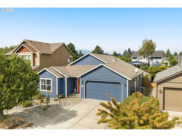 1742 22ND ST, Hood River, OR 97031