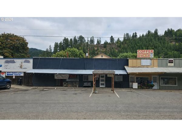 10786 HIGHWAY 126, Mapleton, OR 97453