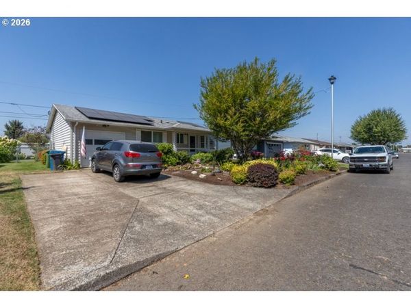 1487 WALTON WAY, Woodburn, OR 97071