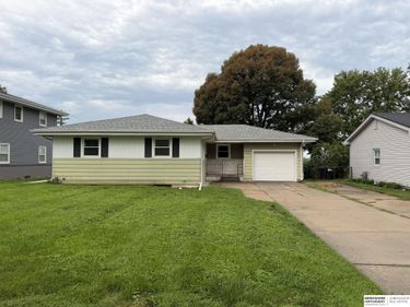 7447 Nina Street, Omaha, NE 68124