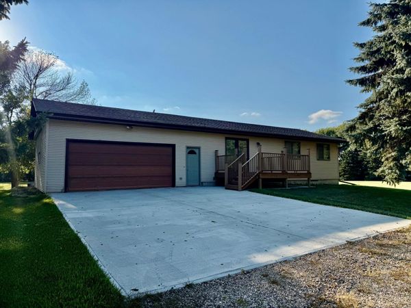 27661 Town Avenue, Worthington, MN 56187