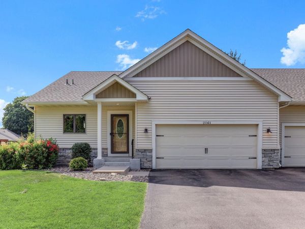 2061 Cardinal Glen, North Saint Paul, MN 55109