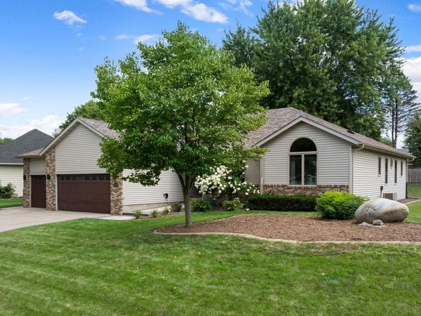 659 Crestview Lane , Owatonna, MN 55060
