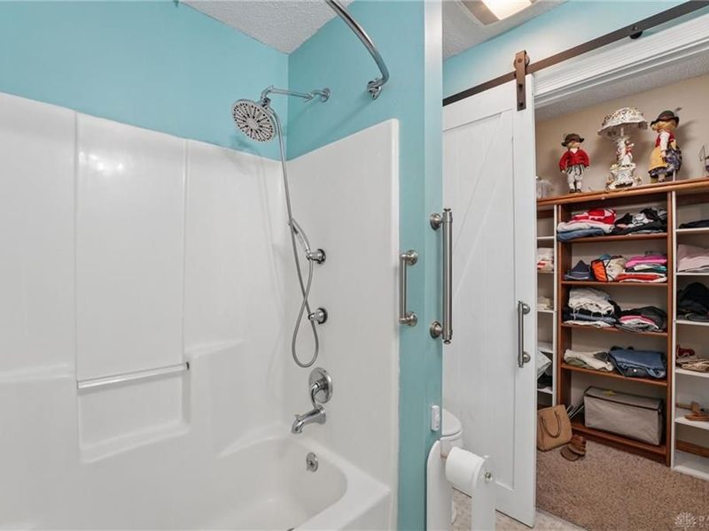 2400 Yuma Drive, London, OH 43140 Photo 17