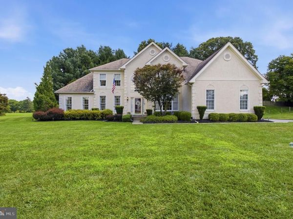 8 JESSE COURT , GLEN MILLS, PA 19342