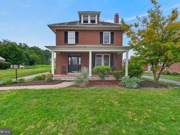 832 VILLAGE ROAD , LANCASTER, PA 17602