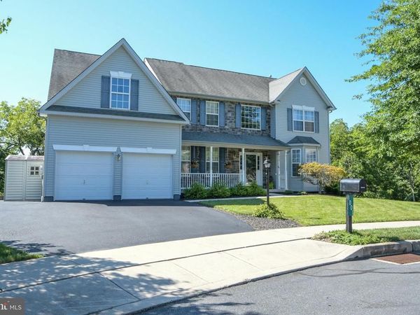 1001 CREEKVIEW DRIVE, PENNSBURG, PA 18073