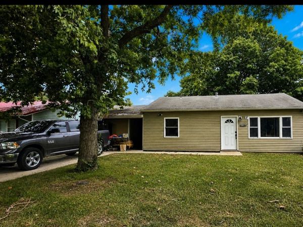 1017 S Eastview Drive , Tuscola, IL 61953