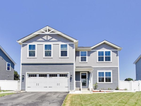 460 E Meadowdale Circle , Hampshire, IL 60140