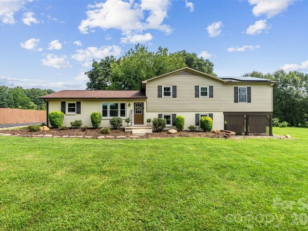 6060 Lineberger Road, Sherrills Ford, NC 28673