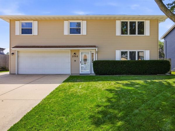 3145 25th Ave. , Marion, IA 52302