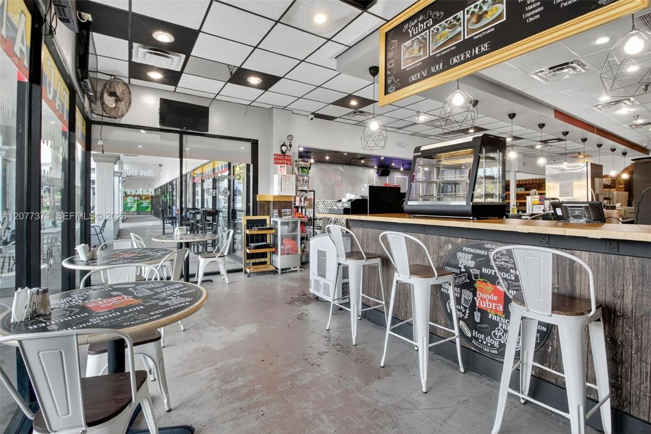 Restaurant And Bar For Sale In Coral Springs , Coral Springs, FL 33071 Photo