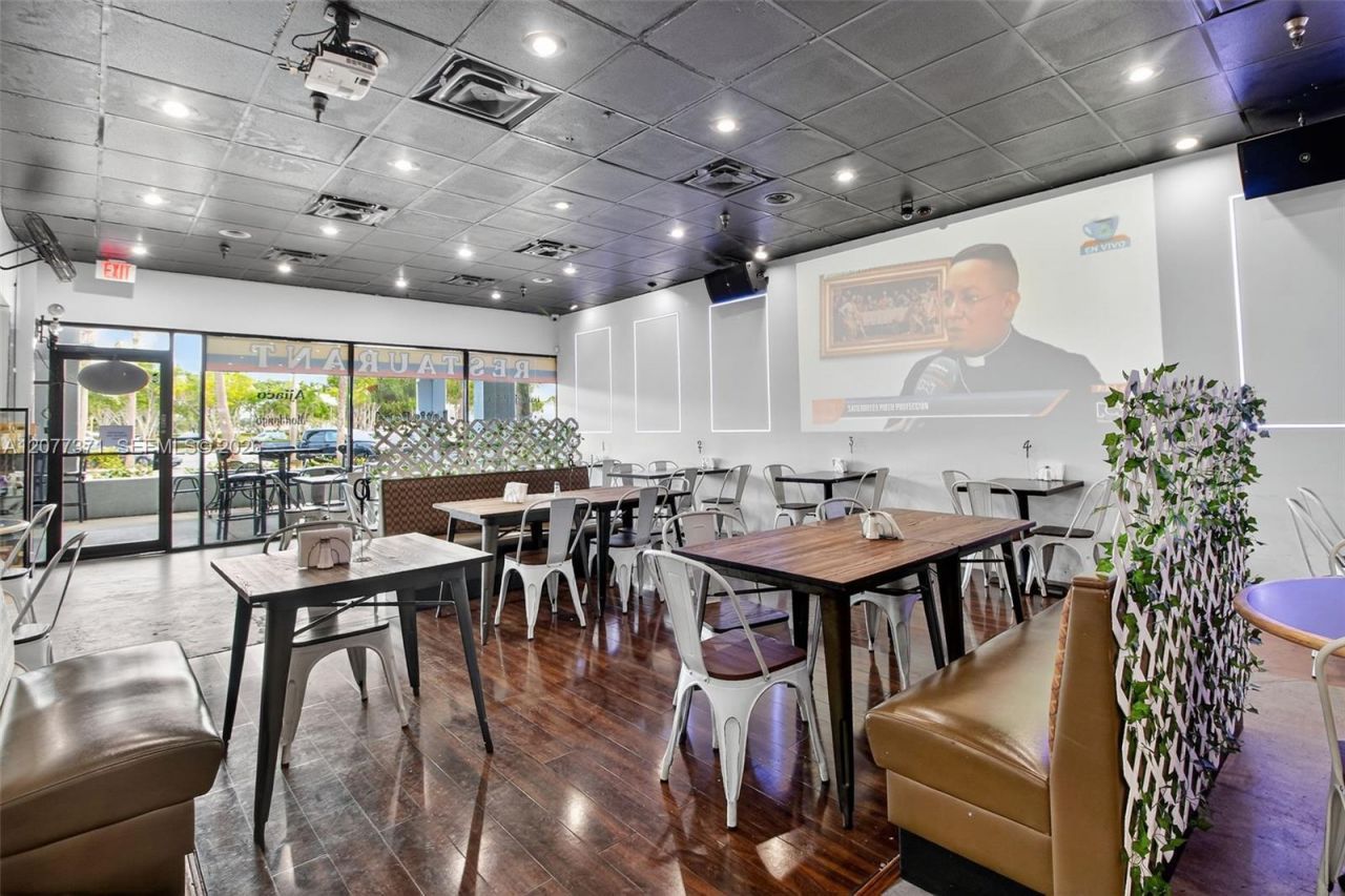 Restaurant And Bar For Sale In Coral Springs , Coral Springs, FL 33071 Photo