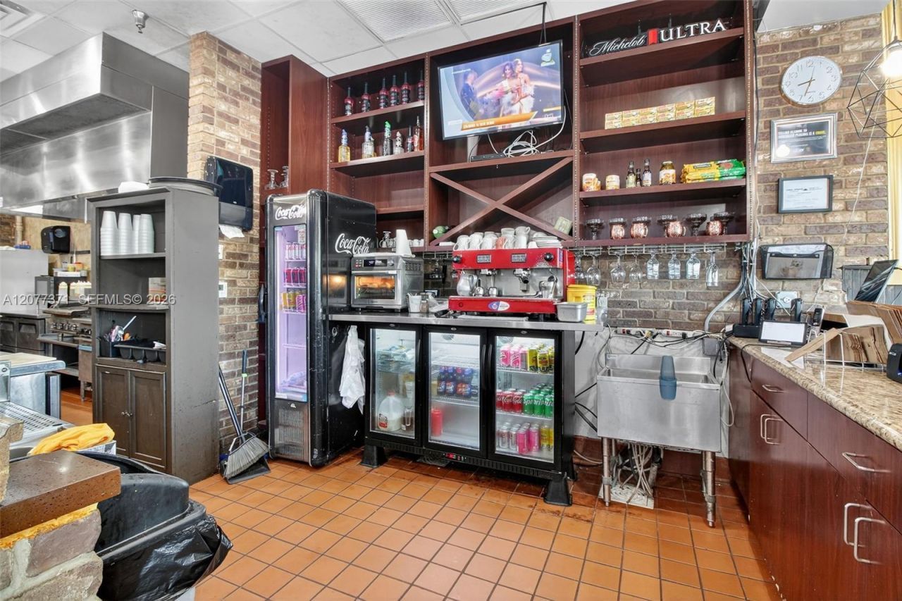 Restaurant And Bar For Sale In Coral Springs , Coral Springs, FL 33071 Photo