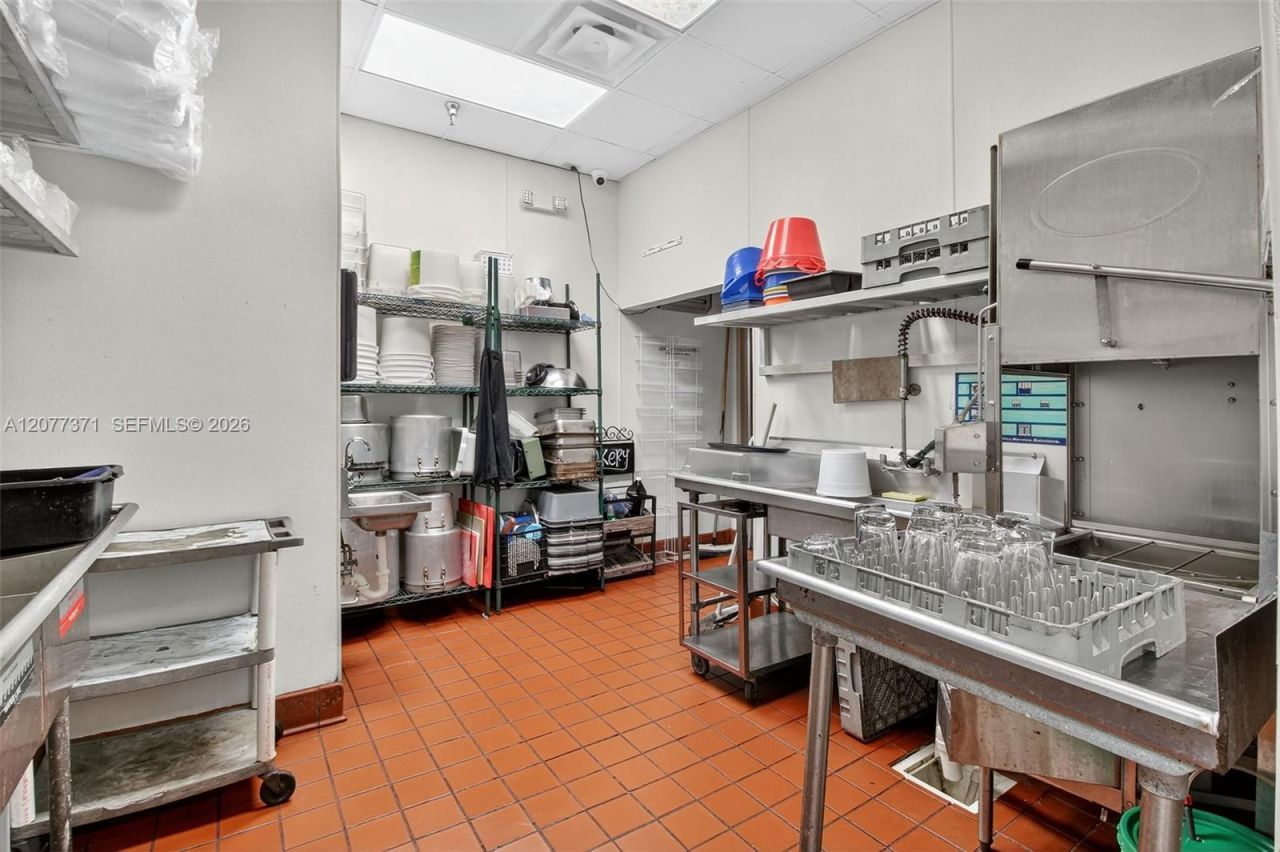 Restaurant And Bar For Sale In Coral Springs , Coral Springs, FL 33071 Photo