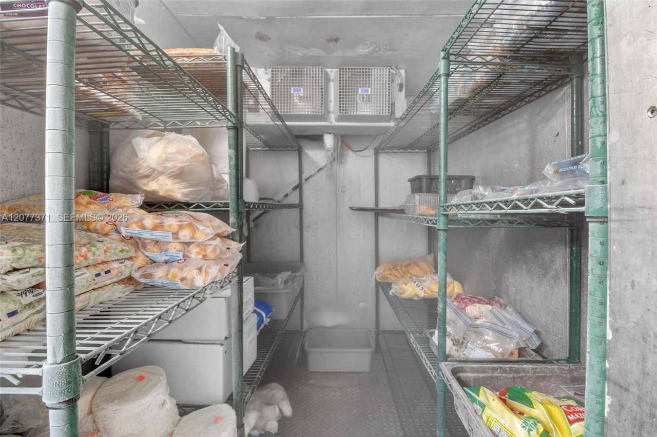 Restaurant And Bar For Sale In Coral Springs , Coral Springs, FL 33071 Photo