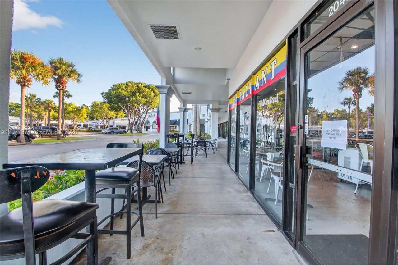 Restaurant And Bar For Sale In Coral Springs , Coral Springs, FL 33071 Photo