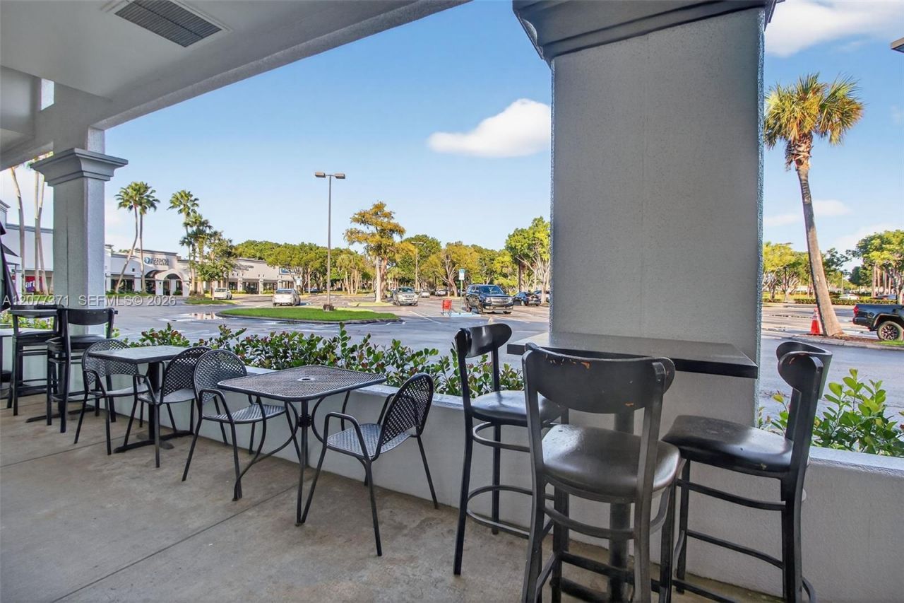 Restaurant And Bar For Sale In Coral Springs , Coral Springs, FL 33071 Photo
