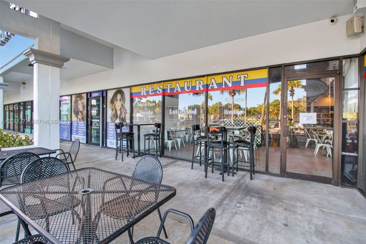 Restaurant And Bar For Sale In Coral Springs , Coral Springs, FL 33071 Photo