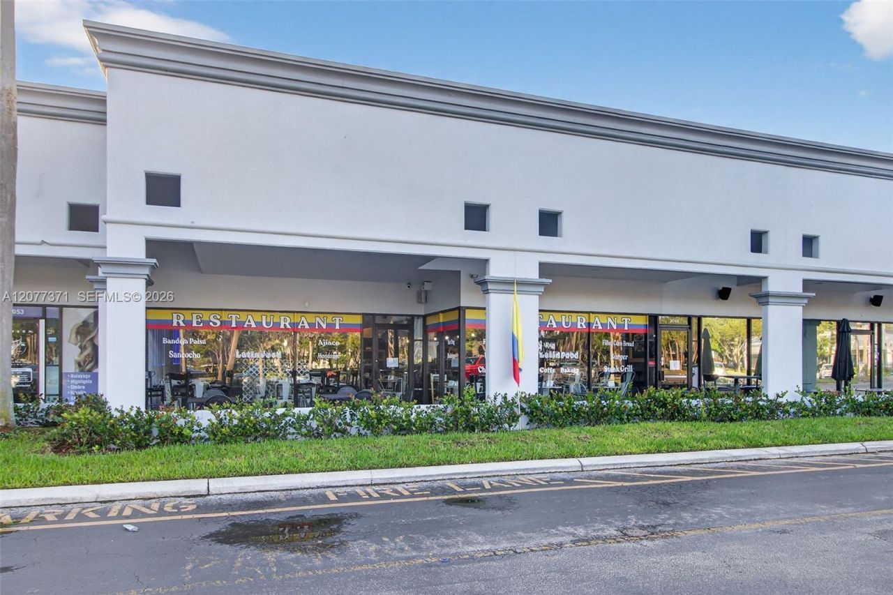 Restaurant And Bar For Sale In Coral Springs , Coral Springs, FL 33071 Photo