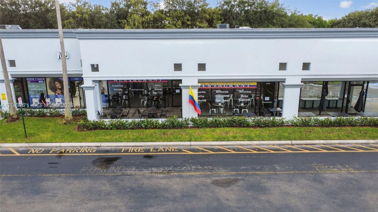 Restaurant And Bar For Sale In Coral Springs , Coral Springs, FL 33071 Photo