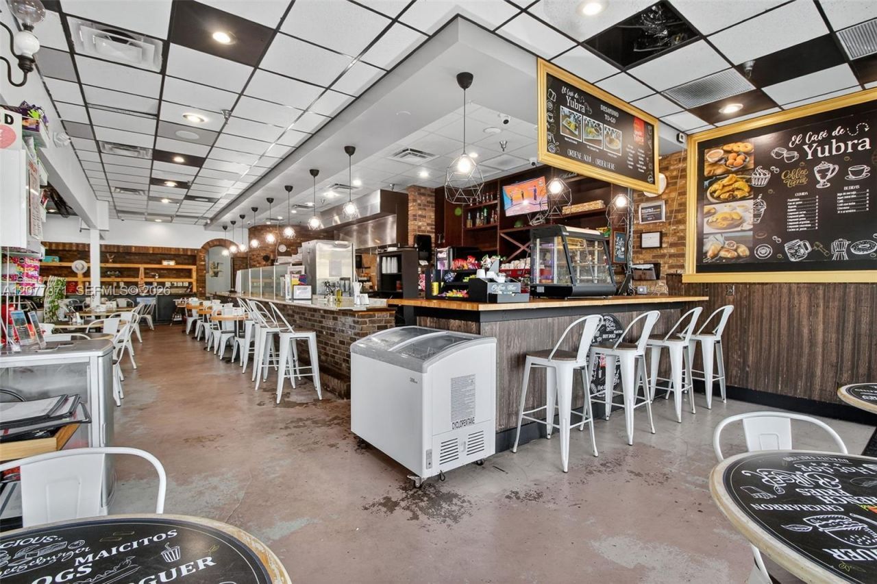Restaurant And Bar For Sale In Coral Springs , Coral Springs, FL 33071 Photo