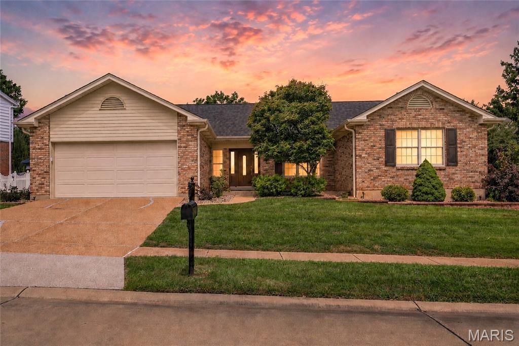 5305 Ambs Court, Saint Louis, MO 63128 Main Photo