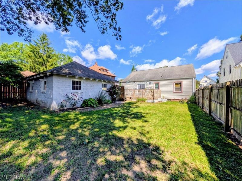 311 Liberty St W, Ashland, OH 44805 Photo 2