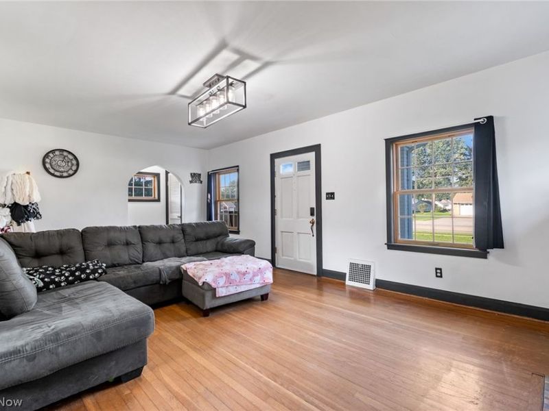 3323 Cleveland Avenue S, Canton, OH 44707 Photo 4