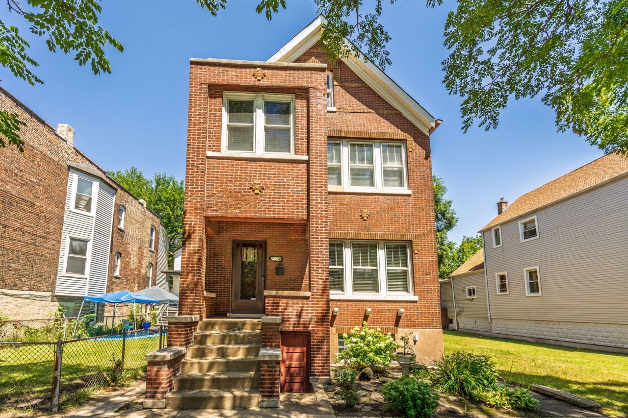 2714 E 93rd Street, Chicago, IL 60617 Main Photo