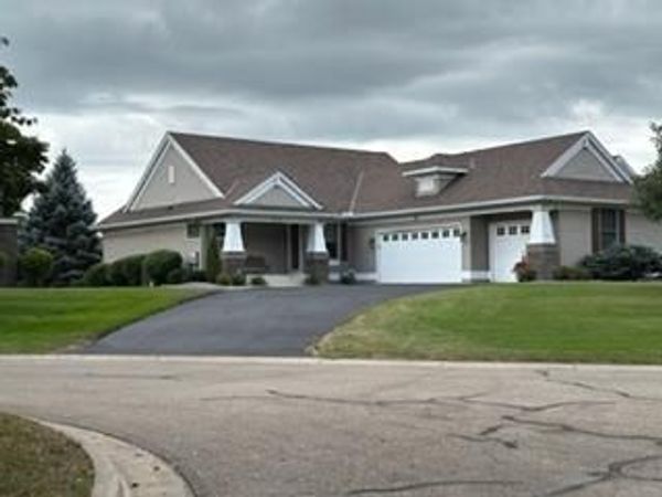9779 Wedgewood Circle, Woodbury, MN 55125