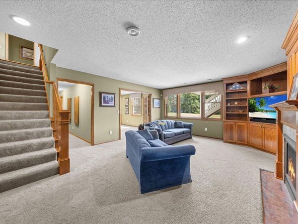 9779 Wedgewood Circle, Woodbury, MN 55125