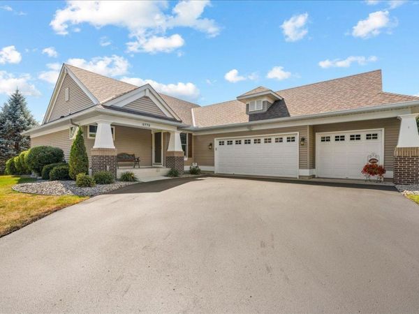 9779 Wedgewood Circle, Woodbury, MN 55125