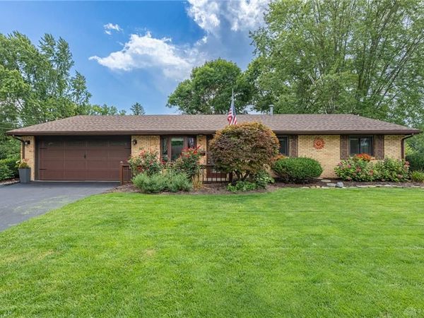 140 Cloverwood Drive, Centerville, OH 45458