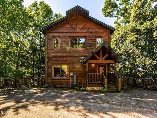 807 Great Smoky Way, Gatlinburg, TN 37738