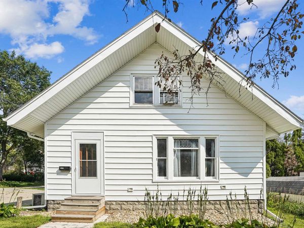 309 W 12TH Street, Cedar Falls, IA 50613