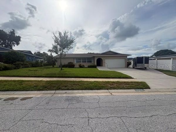 11235 APACHE PLACE , LARGO, FL 33774