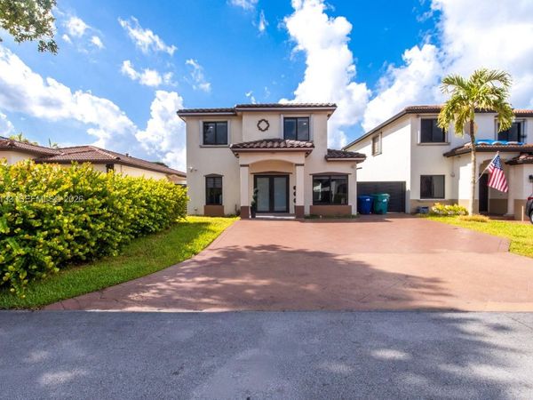 8126 NW 199th Ter , Hialeah, FL 33015
