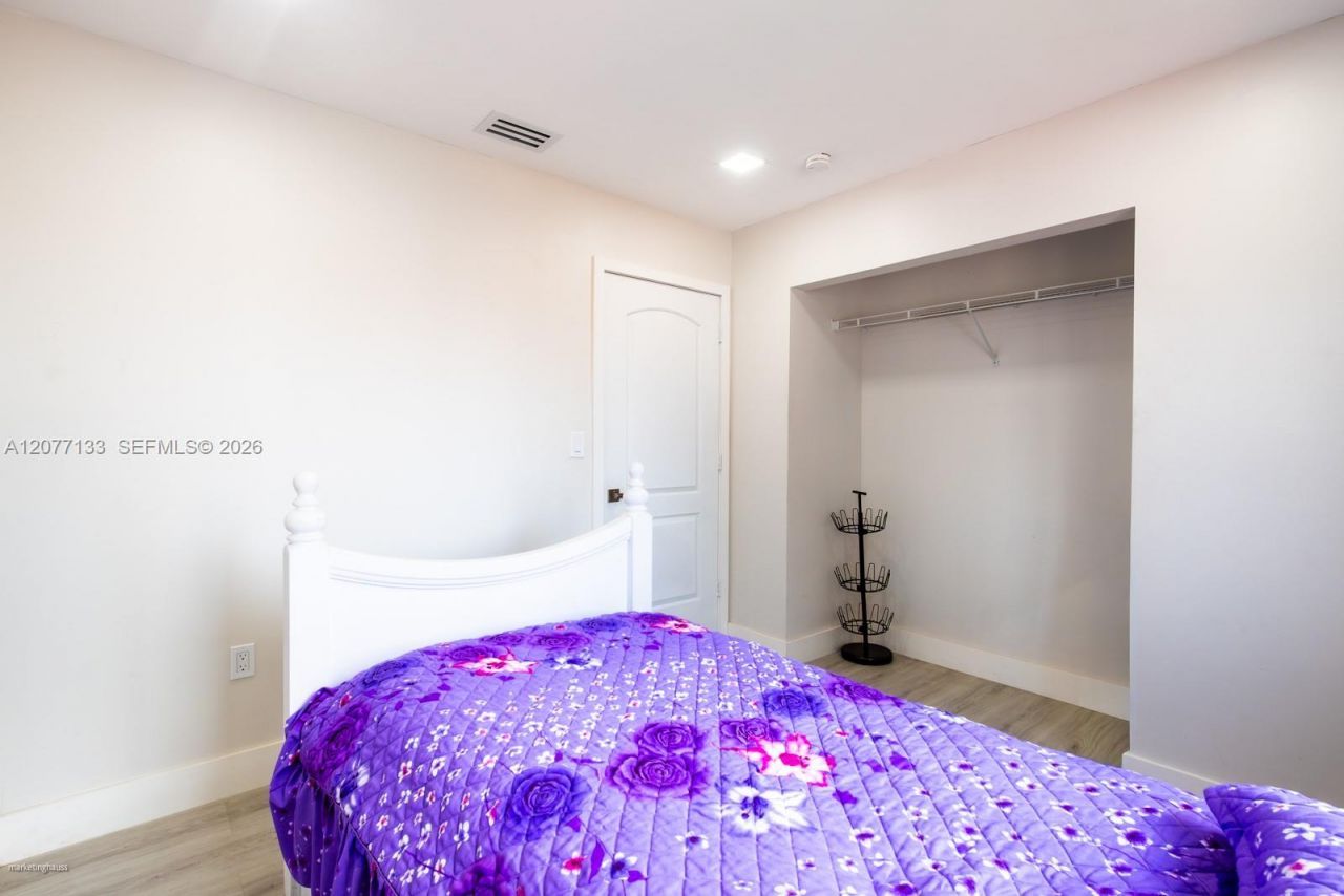 8126 NW 199th Ter, Hialeah, FL 33015 Photo