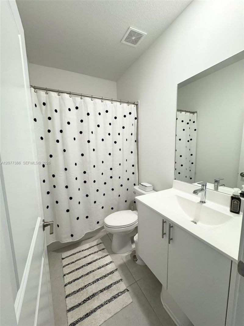 4867 NW 84th Ave, Doral, FL 33166 Photo